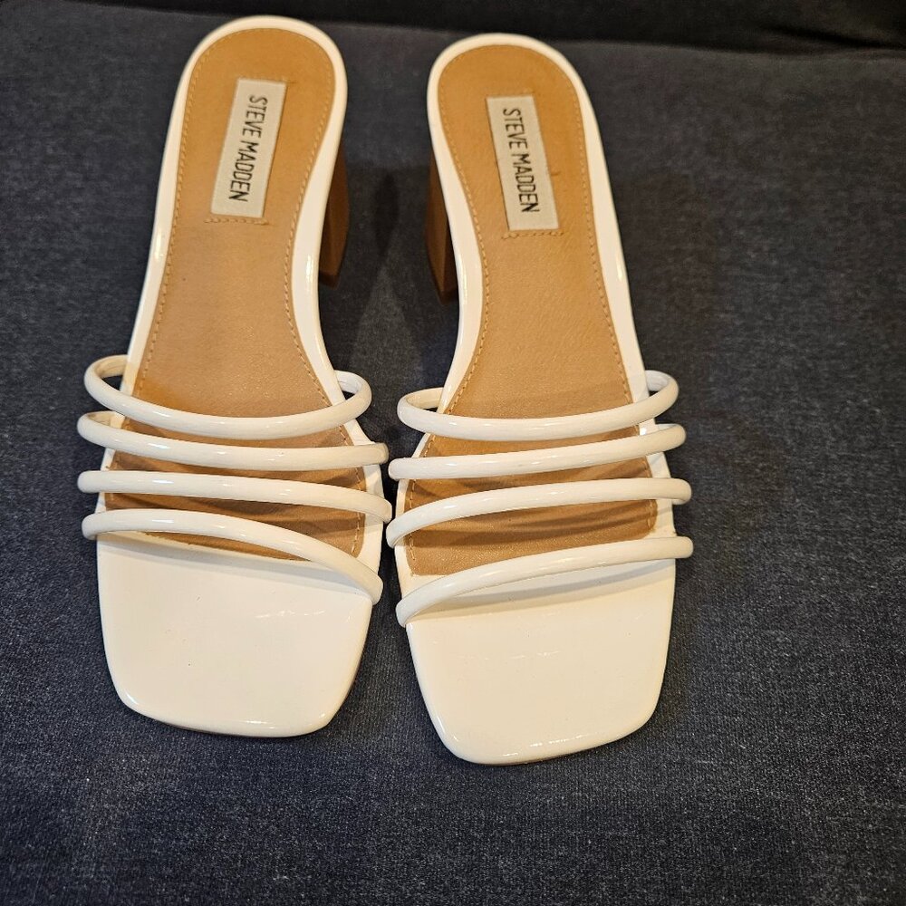 WOMEN'S SHOES